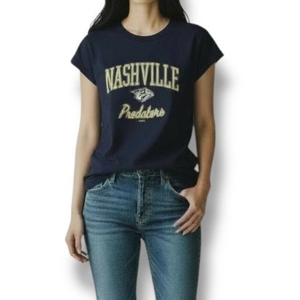 NHL Hockey Nashville Predators Women's V neck T-Shirt NWT size Large